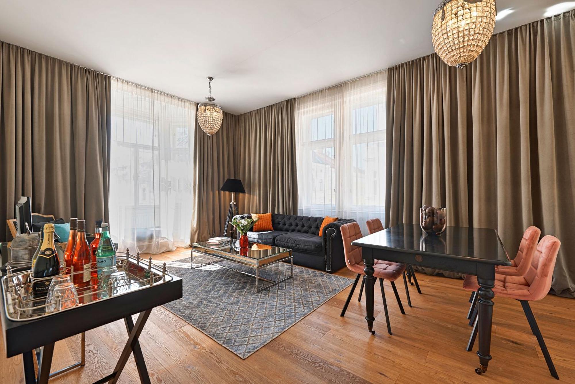 6 * Viena